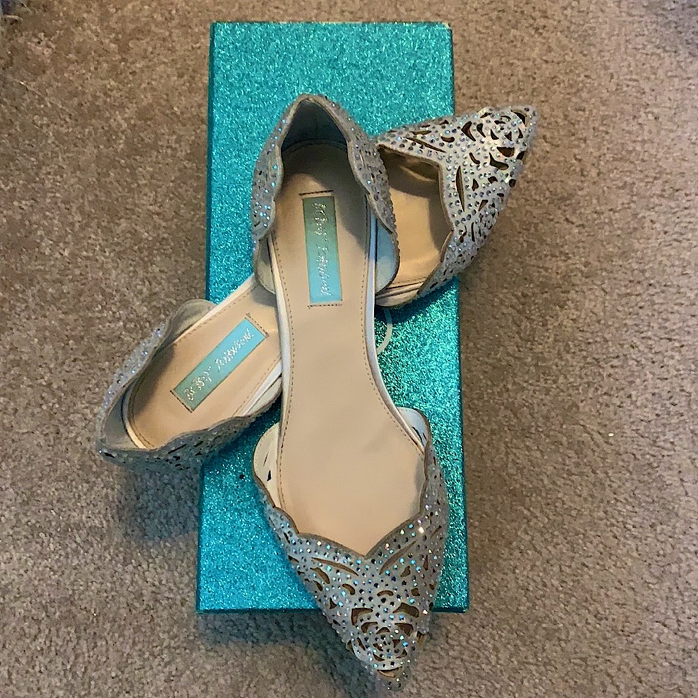 Betsey Johnson Lucy Flat